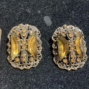 Vintage unsigned clip earrings